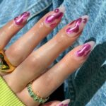 Nail trend estate 2025: colori, texture e nail art must-have