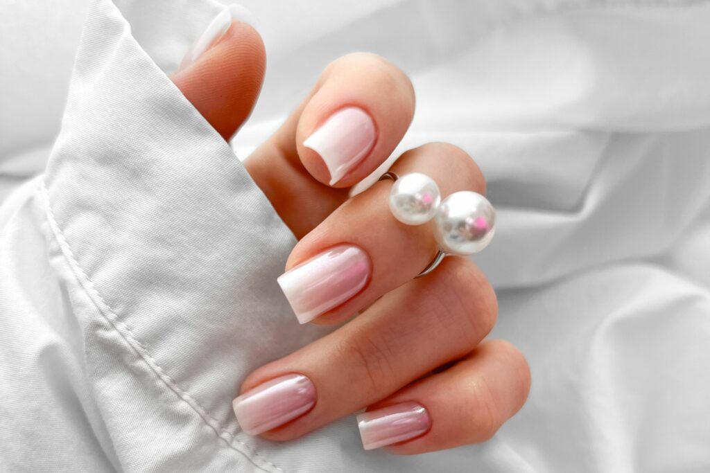 Trend unghie 2025 a Monza: colori, texture e nail art da non perdere